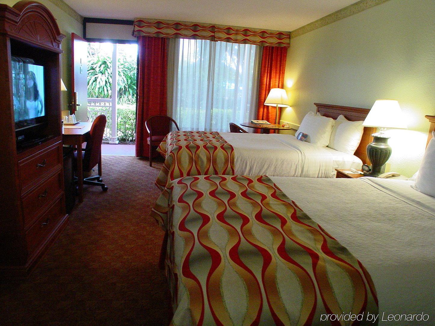 Hotel Collins North Naples